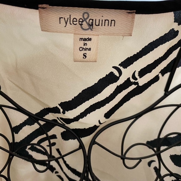 Dress - Picture 2 of 4